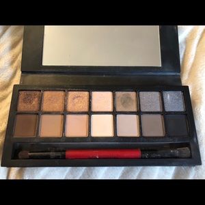 Full Exposure eyeshadow palatte